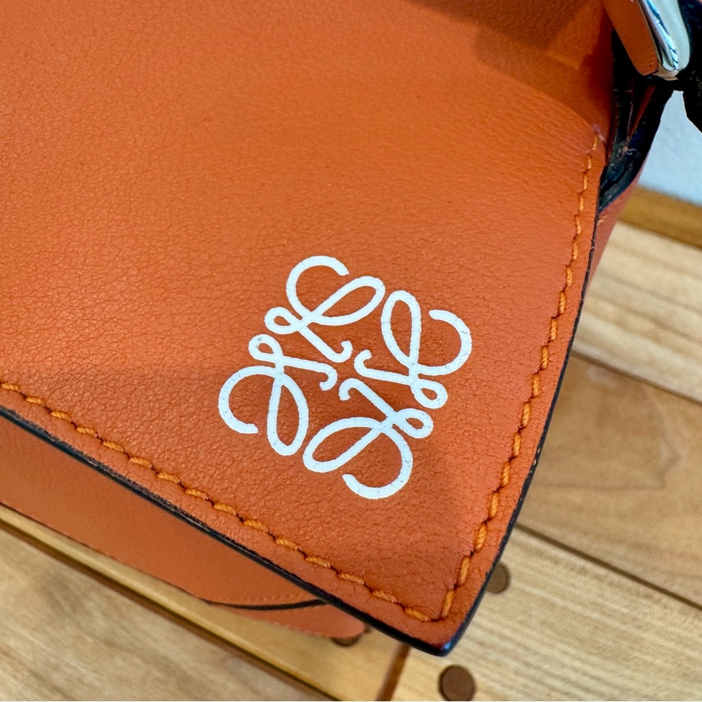 ‼️SOLD‼️ Loewe Medium Puzzle Bag Orange - Picture 2 of 16
